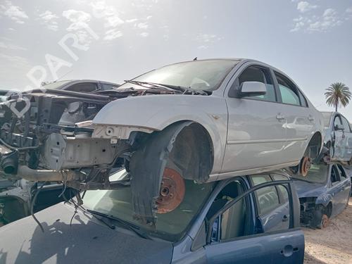 Used Hood lock FORD MONDEO III Saloon (B4Y) 2.0 TDCi (130 hp) 22192499