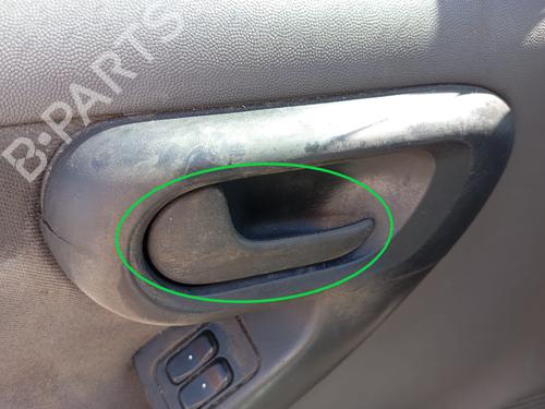 Venstre foran invendig håndtak OPEL COMBO Tour 1.7 DI 16V (65 hp) 28477945