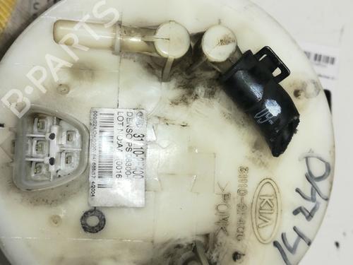 Used Fuel pump KIA CERATO I Saloon (LD) 2.0 CRDi (112 hp) 17216864
