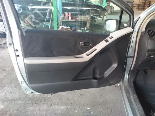 Left front door panel TOYOTA YARIS (_P1_) 1.3 (SCP12_, SCP13_) (87 hp) 17965065