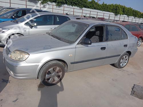 Left headlight HYUNDAI ACCENT II (LC) 1.5 CRDi | BP22769252C28