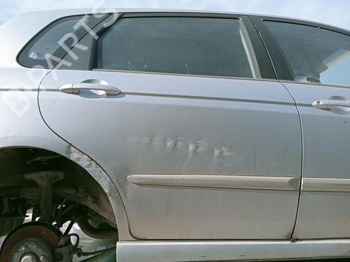Used Rear right exterior door handle KIA CERATO I Saloon (LD) 1.5 CRDi (102 hp) 21570631
