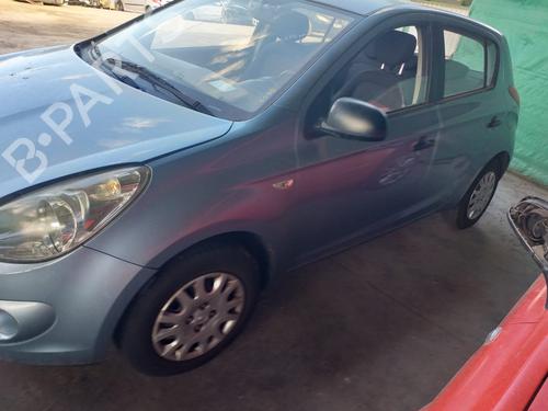 Poignée extérieure avant gauche HYUNDAI i20 I (PB, PBT) 1.2 (78 hp) 12283455