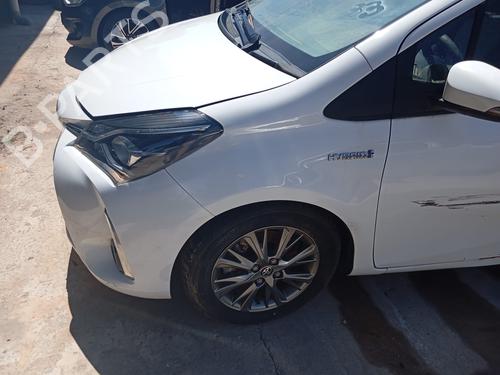Used Left front fenders TOYOTA YARIS (_P13_) 1.5 Hybrid (NHP130_, NHP130) (101 hp) 28413348