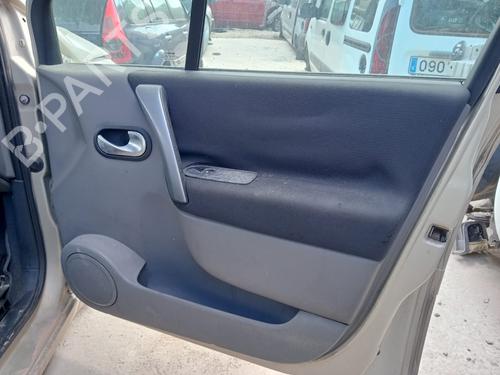 Used Right front window switch RENAULT SCÉNIC II (JM0/1_) [2003-2010]  25848514