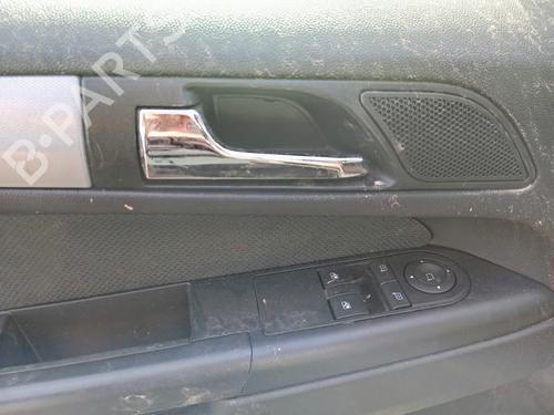 Used Front left interior door handle OPEL ZAFIRA / ZAFIRA FAMILY B (A05) [2005-2019]  24527853
