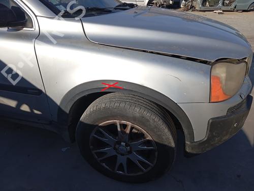 Używane Błotnik przedni prawy VOLVO XC90 I (275) D3 / D5 (163 hp) 22383621