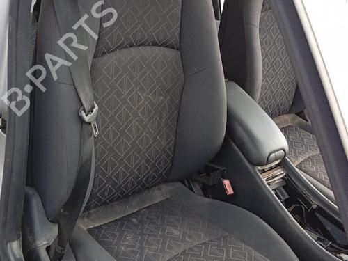 Stol høyre foran MERCEDES-BENZ C-CLASS (W203) C 270 CDI (203.016) (170 hp) 16237133