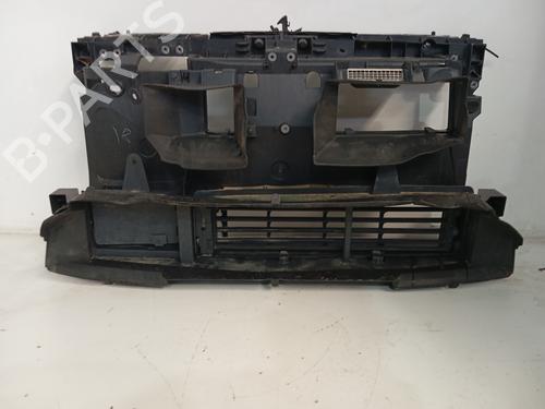 frontpladefrontkurv-renault-megane-iv-hatchback-b9amn_-2015-36409419 main image