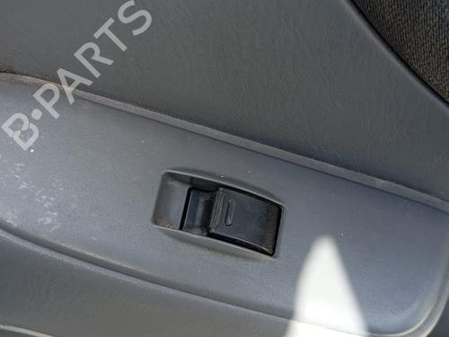 Interrupteur de vitre avant droite TOYOTA RAV 4 II (_A2_) 2.0 4WD (ACA21, ACA20) (150 hp) 26660409