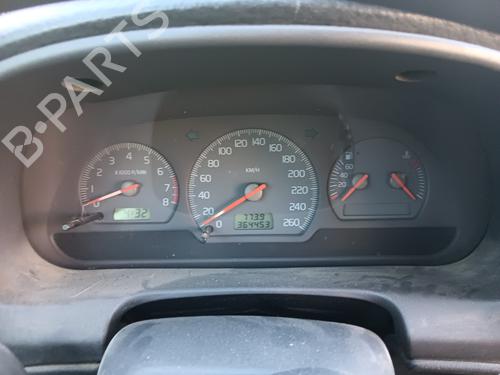 Used Instrument cluster VOLVO V40 Estate (645) 1.8 (115 hp) 29124735