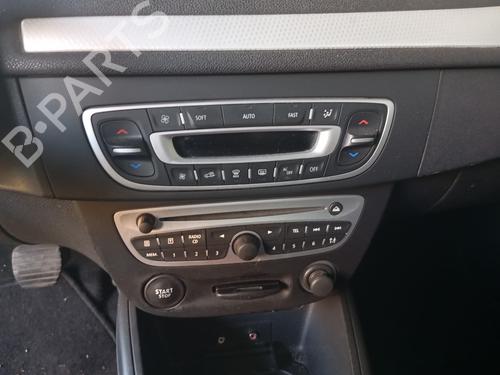 Used Radio RENAULT MEGANE III Coupe (DZ0/1_) [2008-2016]  22344969