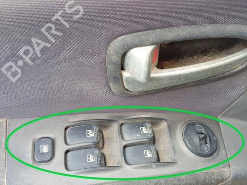 Used Left front window switch HYUNDAI MATRIX (FC) 1.6 (103 hp) 18147392