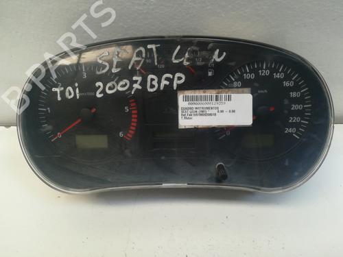 Used Instrument cluster SEAT LEON (1M1) [1999-2006]  9348164