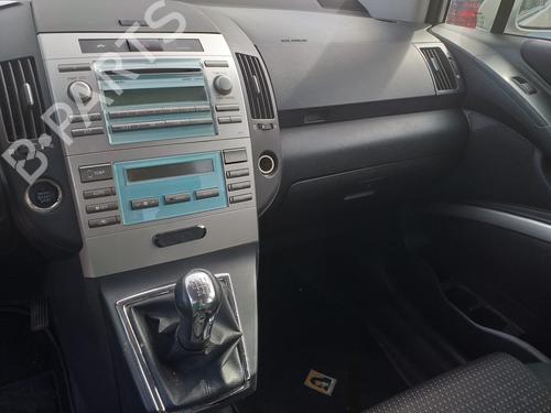 Used Glove box TOYOTA COROLLA Verso (ZER_, ZZE12_, R1_) 2.2 D-4D (AUR10_, AUR10R) (136 hp) 12295979
