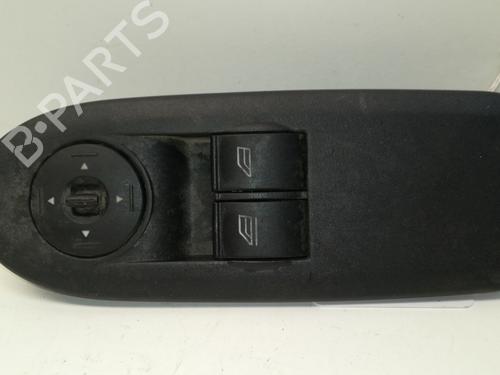 Used Left front window switch FORD FOCUS C-MAX (DM2) [2003-2007]  13451345