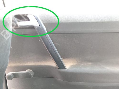 Høyre bak invendig håndtak VW POLO IV (9N_, 9A_) 1.9 SDI (64 hp) 12274506