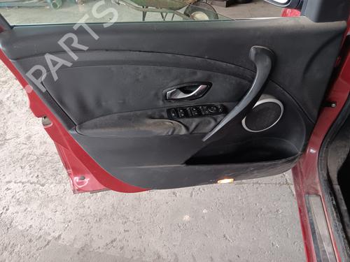Used Front left interior door handle RENAULT MEGANE III Hatchback (BZ0/1_, B3_) 1.6 16V (BZ0H) (101 hp) 22222509