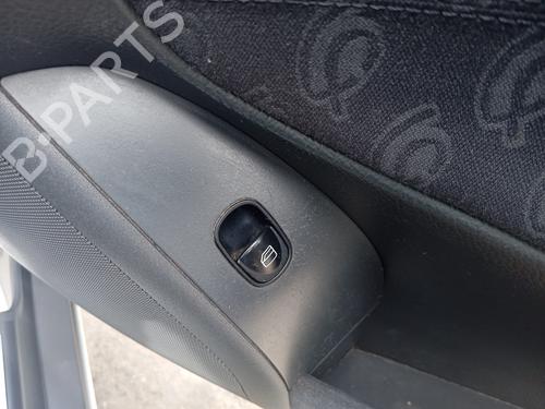 Used Right front window switch MERCEDES-BENZ C-CLASS (W203) C 200 CDI (203.004) (116 hp) 25903295