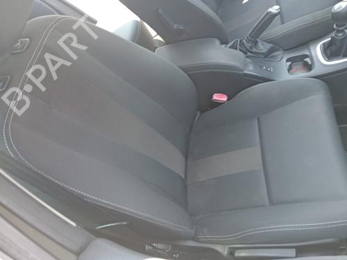 Used Right front seat RENAULT MEGANE III Hatchback (BZ0/1_, B3_) 1.5 dCi (BZ09, BZ0D, BZ1W, BZ29, BZ14) (110 hp) 22222527