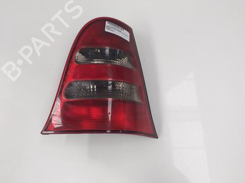 Używane Lampa tylna prawa MERCEDES-BENZ A-CLASS (W168) A 170 CDI (168.009, 168.109) (95 hp) 9357882