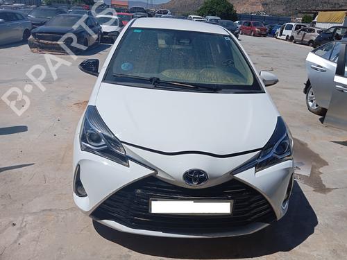 Used Left sun visor TOYOTA YARIS (_P13_) 1.5 Hybrid (NHP130_, NHP130) (101 hp) 28413368