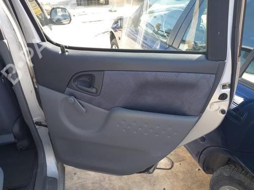 Højre bagtil invendig håndtag TOYOTA YARIS VERSO (_P2_) 1.3 (NCP20_, NCP22_, NCP20R, NCP22R) (86 hp) 12287021