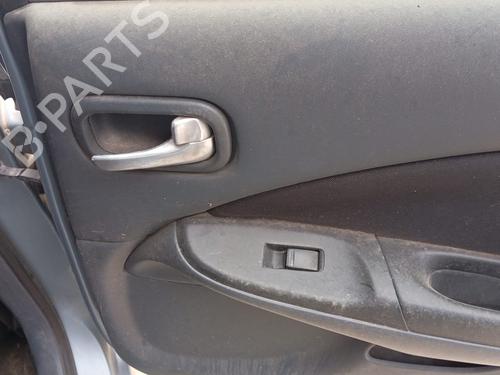 Used Right rear window switch NISSAN ALMERA II (N16) 1.5 (90 hp) 26432369