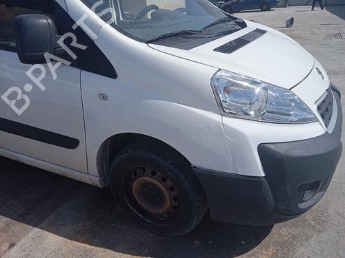 Used Right front fenders PEUGEOT EXPERT Van (VF3A_, VF3U_, VF3X_) [2007-2026]  32289024