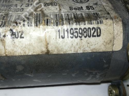 Right front window motor SEAT LEON (1M1) 1.6 16 V | BP9350914E20 