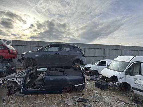 Water radiator LANCIA YPSILON (312_) 1.2 (312.PXA1A, 312.YXA1A) | BP24999558M31  - Image 13