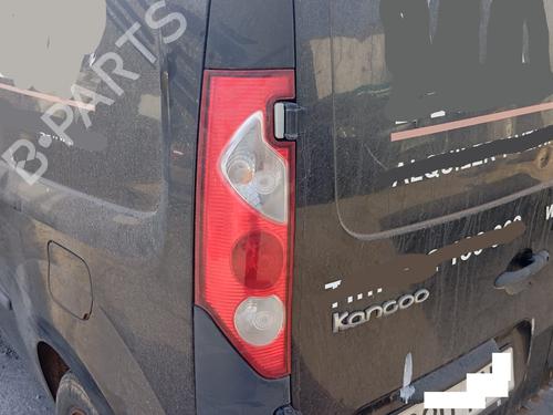 Feu arrière gauche RENAULT KANGOO / GRAND KANGOO II (KW0/1_) 1.5 dCi 90 (KW05, KW08, KW0G, KW11) (90 hp) 31982255