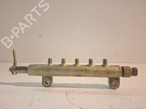 Used Injection rail NISSAN X-TRAIL I (T30) [2001-2013]  30729924