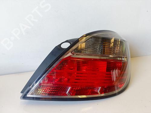 Used Right taillight OPEL ASTRA H (A04) [2004-2014]  21058166