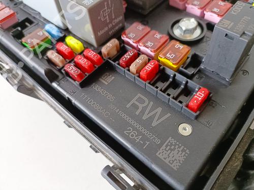 Fuse box OPEL ASTRA J (P10) 1.3 CDTI (68) | BP16903395E1 