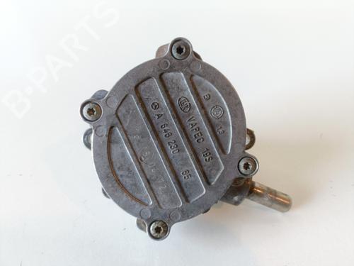 Used Vacuum pump MERCEDES-BENZ VITO / MIXTO Van (W639) 111 CDI (639.601, 639.603) (116 hp) 17433996
