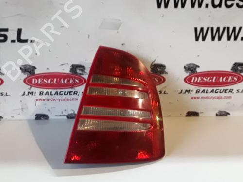 Used Right taillight SKODA SUPERB I (3U4) 1.9 TDI (130 hp) 9285276