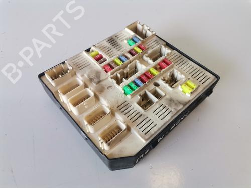 Used Fuse box RENAULT MEGANE III Hatchback (BZ0/1_, B3_) 1.5 dCi (86 hp) 9968598