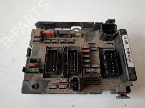 Used Fuse box PEUGEOT 307 (3A/C) 1.6 16V (109 hp) 28304717