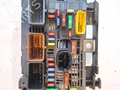 Boîte à Fusibles PEUGEOT 5008 (0U_, 0E_) 1.6 HDi (112 hp) 29956661