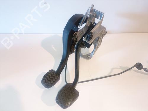 Clutch pedal BMW 1 (E87) 118 d (143 hp) 17612222