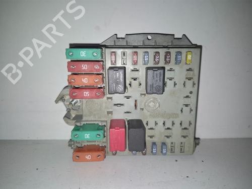 Caixa de fusíveis ALFA ROMEO 147 (937_) 1.6 16V T.SPARK ECO (937.AXA1A, 937.BXA1A) (105 hp) 29906575