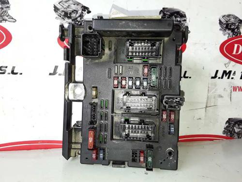 Used Fuse box PEUGEOT 307 (3A/C) 2.0 HDi 90 (90 hp) 9282715