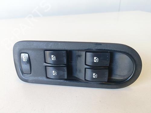 Right front window switch RENAULT GRAND SCÉNIC II (JM0/1_) 1.9 dCi (JM0G, JM12, JM1G, JM2C) (120 hp) 15388079