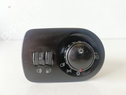 Used Headlight switch SEAT LEON (1P1) 1.9 TDI (105 hp) 18051457