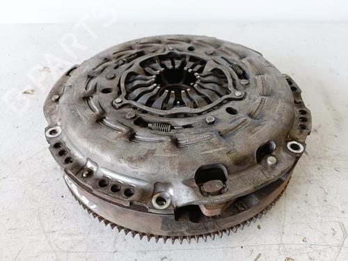 BP25817168O1 main image