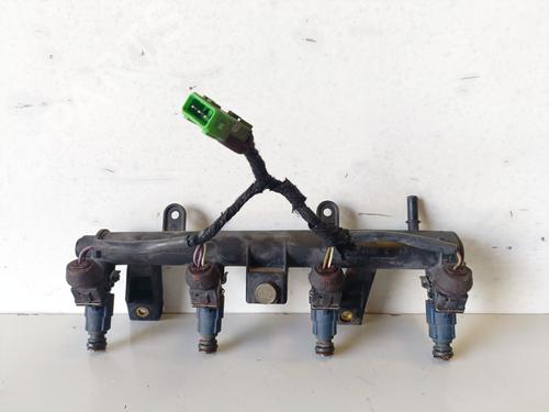 Used Injection rail PEUGEOT 206 Hatchback (2A/C) 1.6 i (89 hp) 12982755
