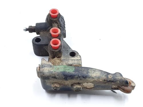 Used Brake master cylinder Brake master cylinder MITSUBISHI L200 (K7_T, K6_T, K5_T) 2.5 TD 4WD (K74T) (99 hp) 35946336 35946336