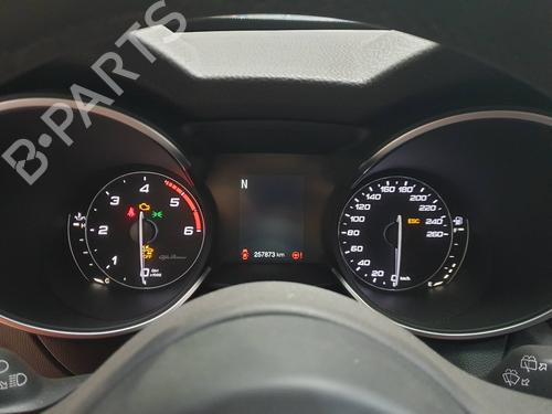 Used Instrument cluster ALFA ROMEO STELVIO (949_) 2.2 D (949.AXD1A) (150 hp) 17139644
