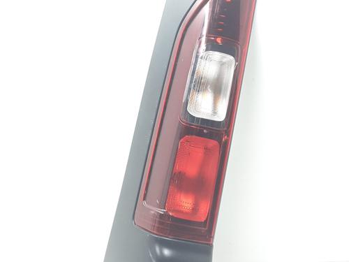 Used Left taillight RENAULT TRAFIC III Van (FG_) 1.6 dCi 95 (FGMJ, FGMR) (95 hp) 28424418